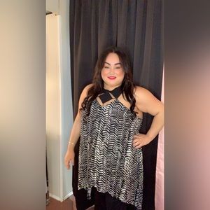 Women’s top 3x 22/24 black and white pattern